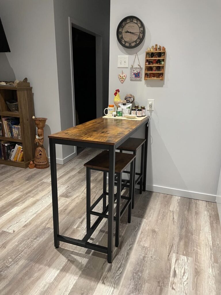 BF52BT01 Bar Table Set with Two Bar Stools photo review