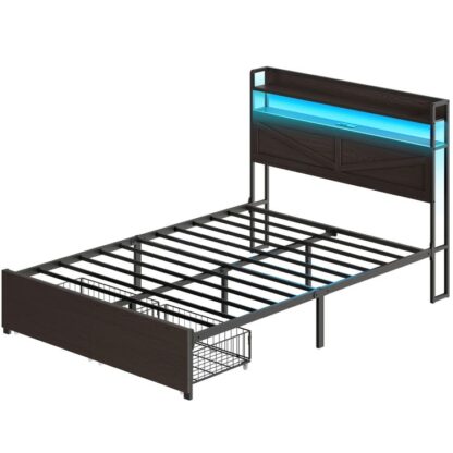Sengeramme i fuld størrelse, LED -senge -ramme med opladningsstations hovedgærde og 2 Opbevaringsskuffer fodbræt, Robust industriel stil metal platform seng ramme, Ingen boxfjedre nødvendig, Sort