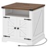 White Farmhouse slutbord med opladningsstation, 24" Store slutborde stue, Sofa sidebord med stalddør, Træplads natbord Bedtbord, Flip Top, Hvid og valnød