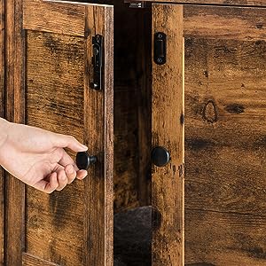 Armoire à litière fermée en bois