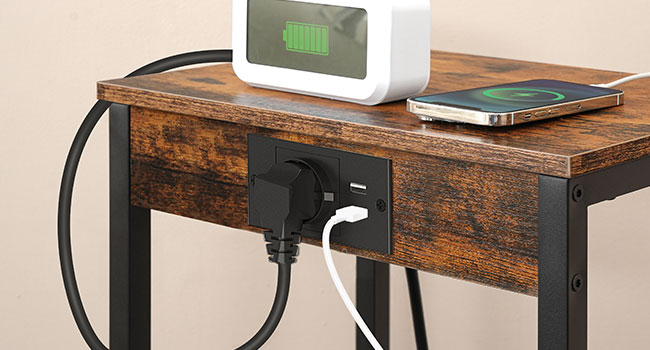 table d'appoint avec station de recharge